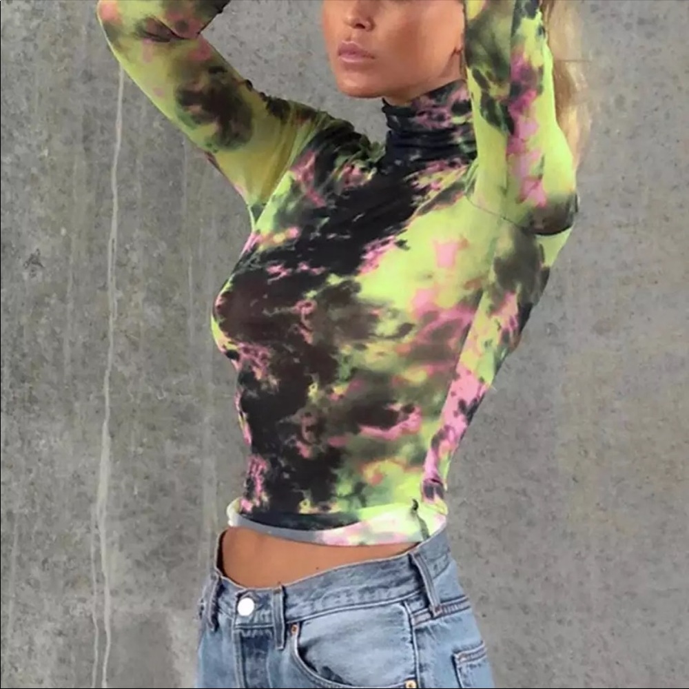 TIEDYE TURTLENECK